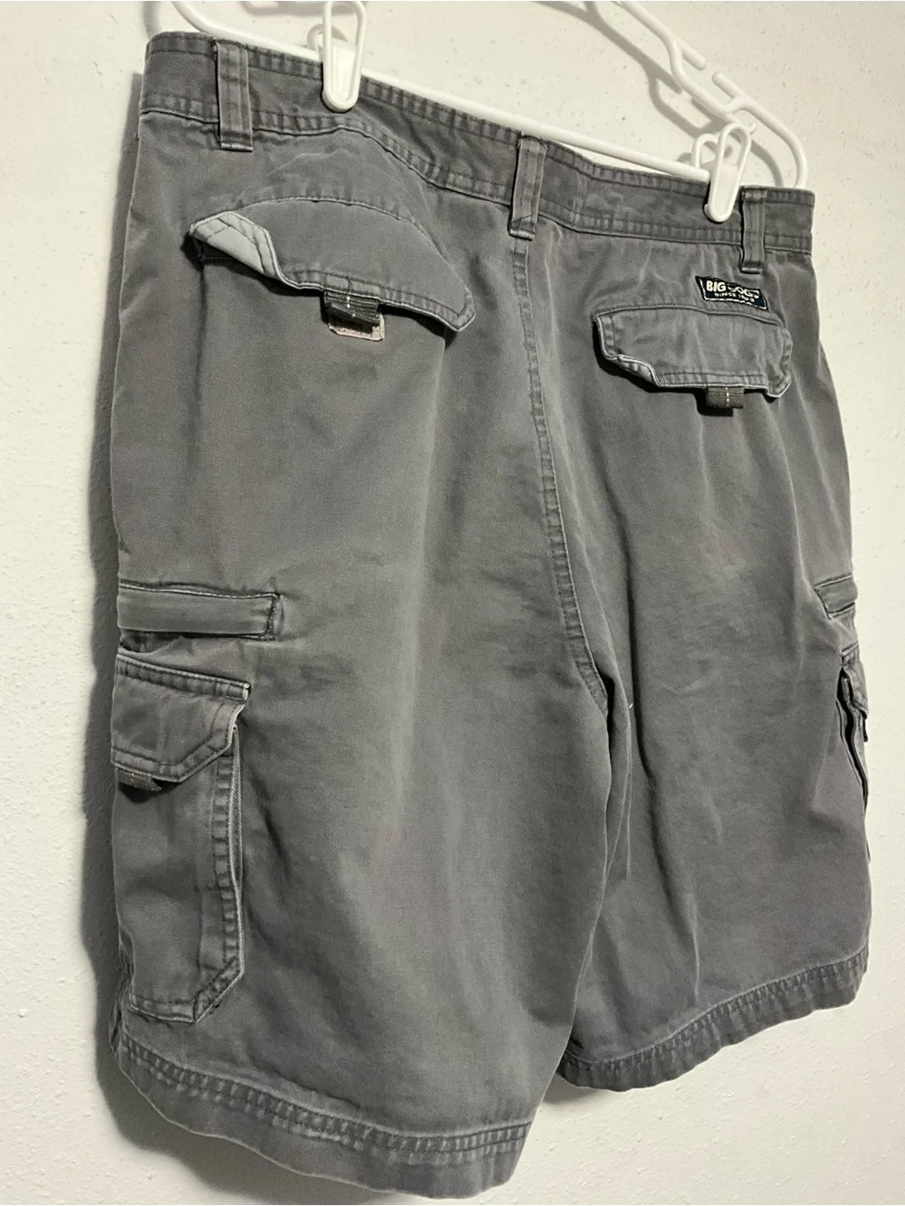 Big Dogs Gray Cargo Shorts with Multi-Pocket Utility